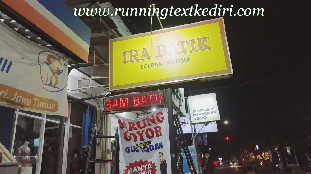<p>Running Text dengan adanya alat ini usaha anda akan makin dikenal oleh banyak orang karena semua orang bisa mengetahui barang yang anda produksi, kami menjual running text sesuai dengan bahan yang anad inginkan dan barang kami semuanya berkualitas jadi akan awet saat di gunakan dalam jangka waktu yang cukup lama.</p>